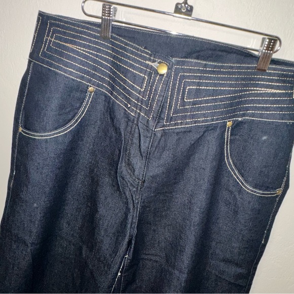 GOLD FLAVA JEANS. dark wash capris with wide leg. - Picture 6 of 6